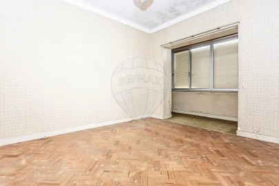 Moradia T4 para Venda em Alvalade