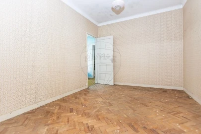 Moradia T4 para Venda em Alvalade