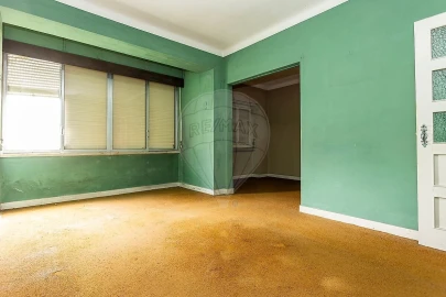 Moradia T4 para Venda em Alvalade