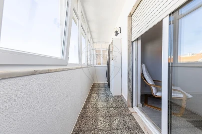 Apartamento T2 para Venda em Oeiras e São Julião da Barra, Paço de Arcos e Caxias