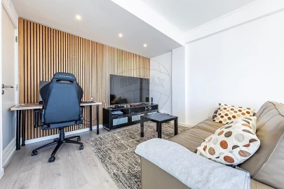 Apartamento T2 para Venda em Oeiras e São Julião da Barra, Paço de Arcos e Caxias