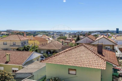 Apartamento T2 para Venda em Oeiras e São Julião da Barra, Paço de Arcos e Caxias