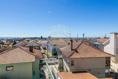 Apartamento T2 para Venda em Oeiras e São Julião da Barra, Paço de Arcos e Caxias