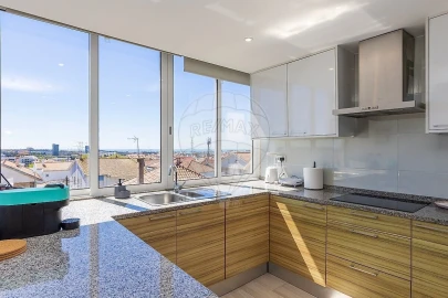 Apartamento T2 para Venda em Oeiras e São Julião da Barra, Paço de Arcos e Caxias