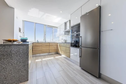 Apartamento T2 para Venda em Oeiras e São Julião da Barra, Paço de Arcos e Caxias