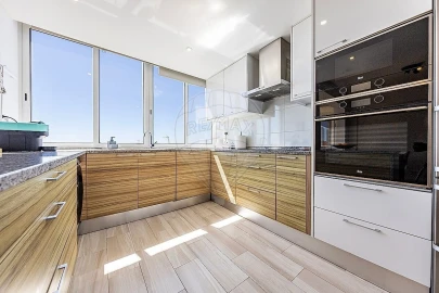 Apartamento T2 para Venda em Oeiras e São Julião da Barra, Paço de Arcos e Caxias