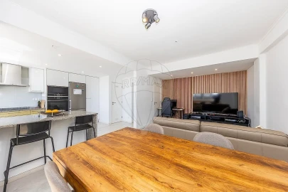 Apartamento T2 para Venda em Oeiras e São Julião da Barra, Paço de Arcos e Caxias