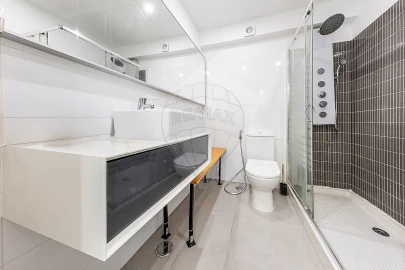 Apartamento T2 para Venda em Oeiras e São Julião da Barra, Paço de Arcos e Caxias