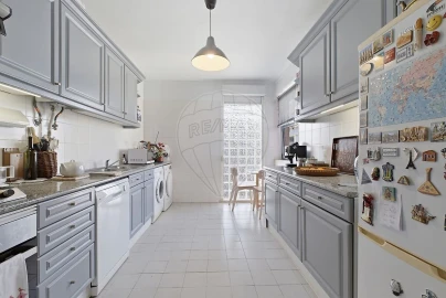Apartamento T2 para Venda em Olivais