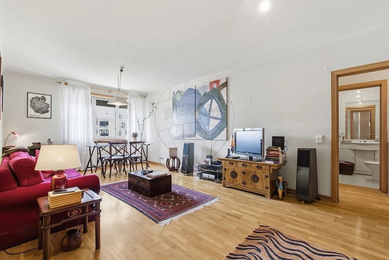 Apartamento T2 para Venda em Olivais Foto 3
