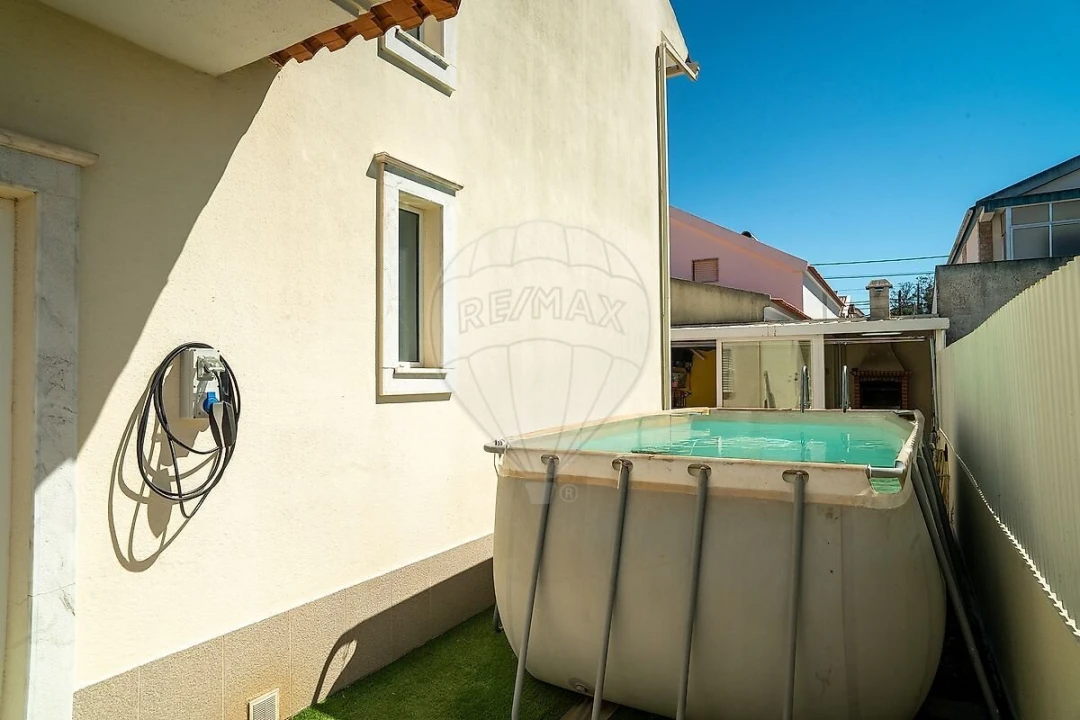 Moradia T2 para Venda em Quinta do Conde Foto 40