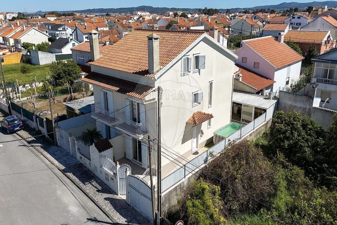 Moradia T2 para Venda em Quinta do Conde Foto 1