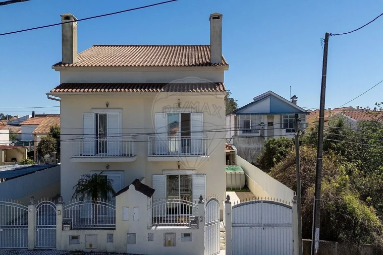 Moradia T2 para Venda em Quinta do Conde Foto 48