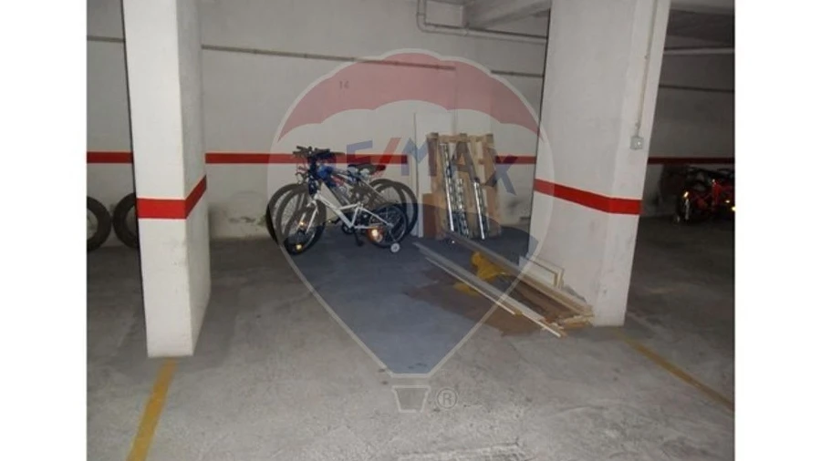 Garagem para Venda em Cacém e São Marcos