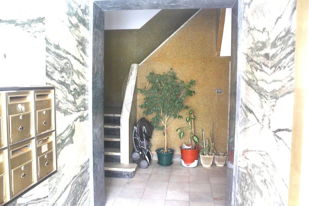 Apartamento T2 para Venda em Cacém e São Marcos Foto 2