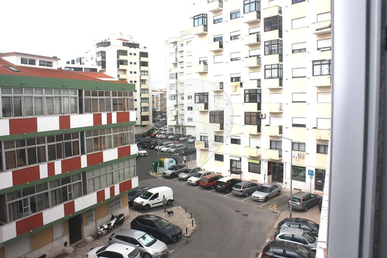 Apartamento T2 para Venda em Cacém e São Marcos Foto 19