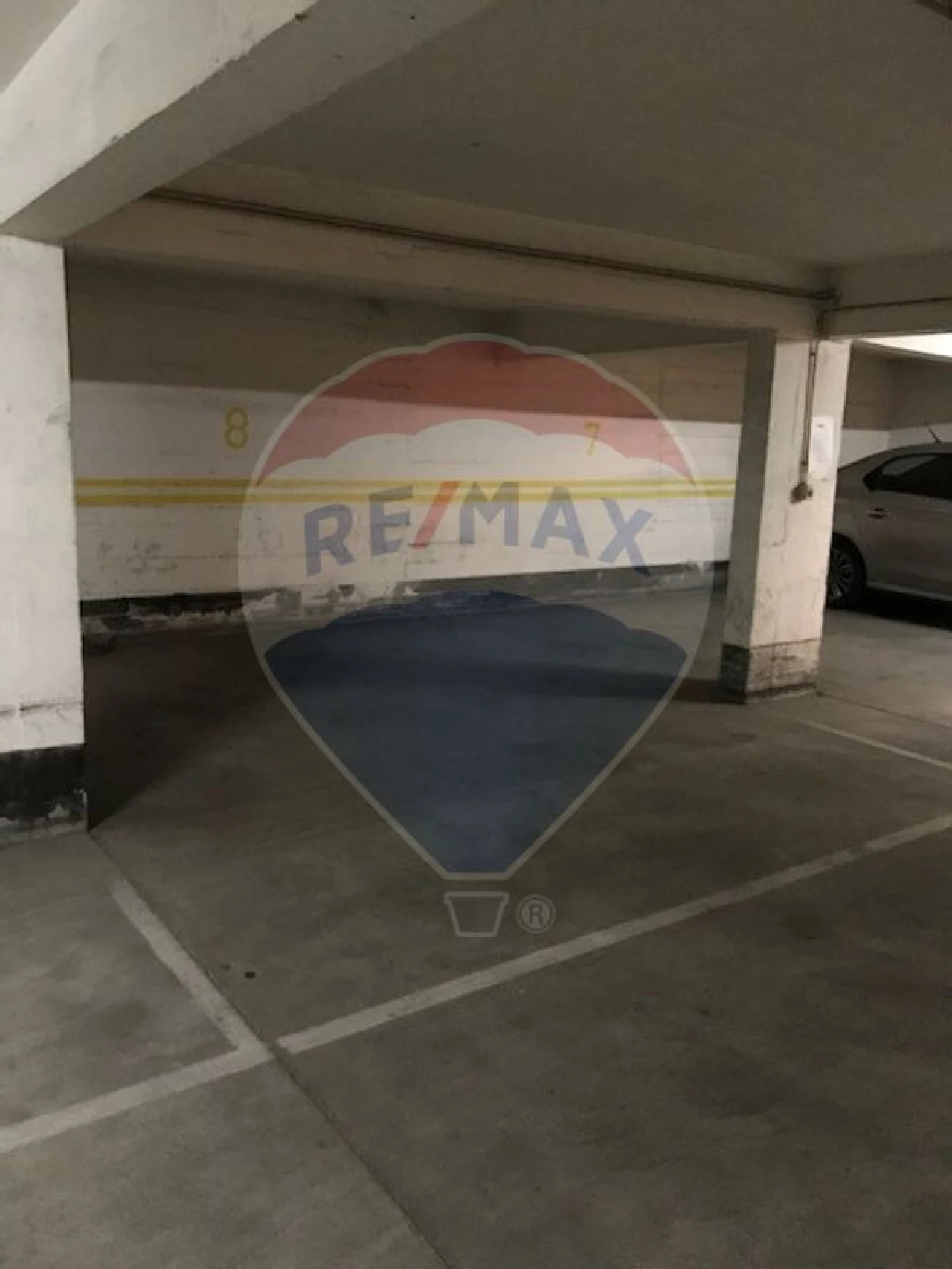 Garagem para Venda em Cacém e São Marcos Foto 1