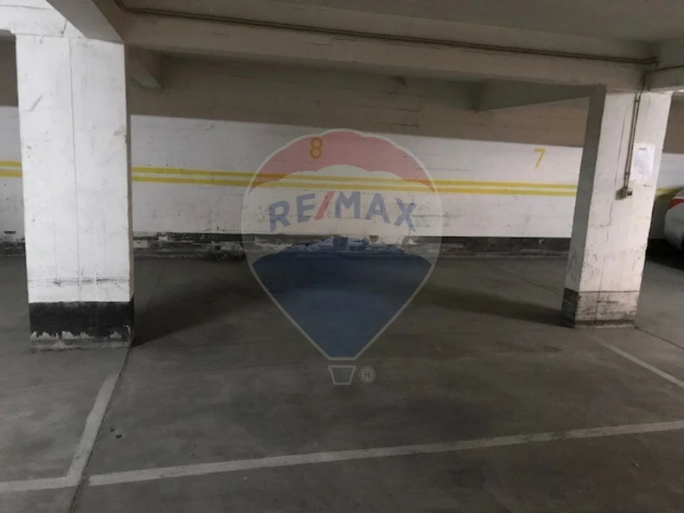 Garagem para Venda em Cacém e São Marcos Foto 2