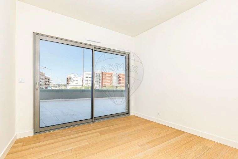 Apartamento T2 para Venda em Seixal, Arrentela e Aldeia de Paio Pires Foto 10