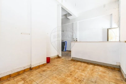 Loja para Venda em Cacém e São Marcos