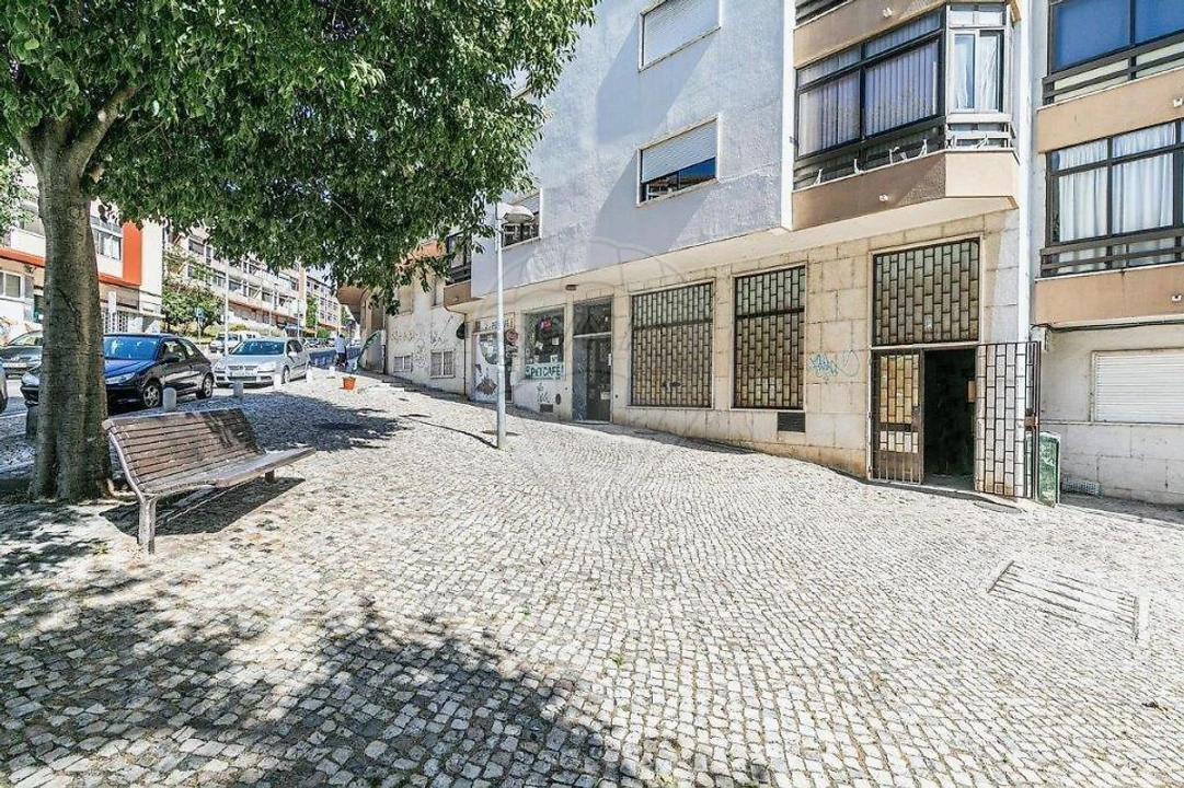 Loja para Venda em Cacém e São Marcos Foto 9