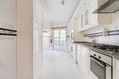 Apartamento T2 para Venda em Santa Maria Maior
