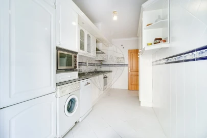 Apartamento T2 para Venda em Santa Maria Maior
