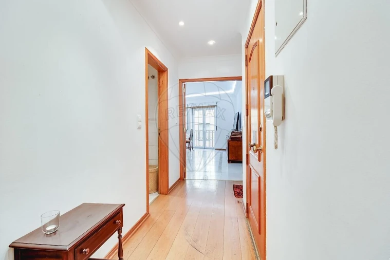 Apartamento T2 para Venda em Santa Maria Maior Foto 9