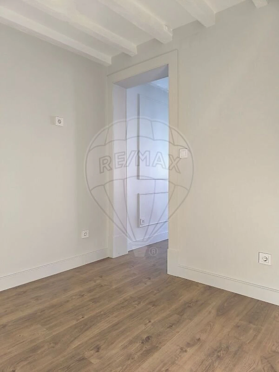 Apartamento T3 para Venda em Santo António Foto 17