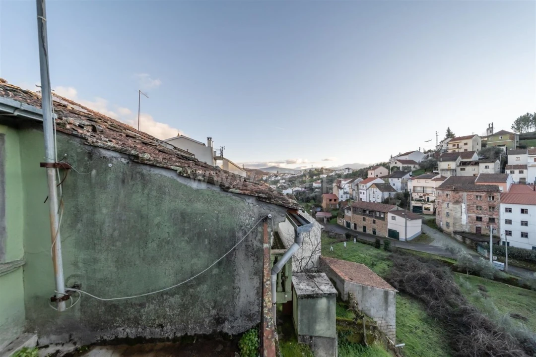 Moradia T5 para Venda em Casegas e Ourondo Foto 18