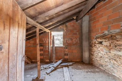 Moradia T5 para Venda em Casegas e Ourondo