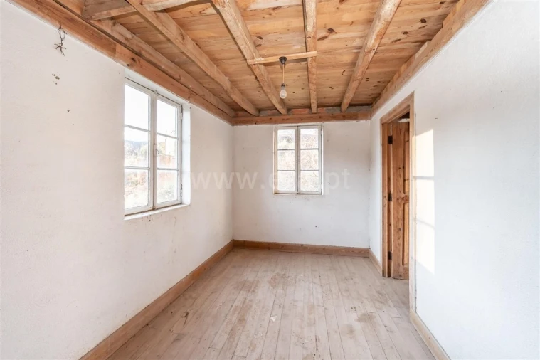 Moradia T5 para Venda em Casegas e Ourondo Foto 9