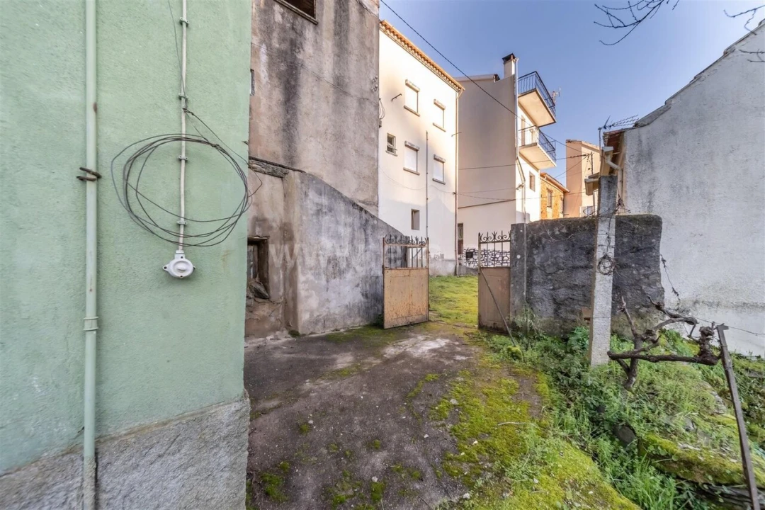 Moradia T5 para Venda em Casegas e Ourondo Foto 6