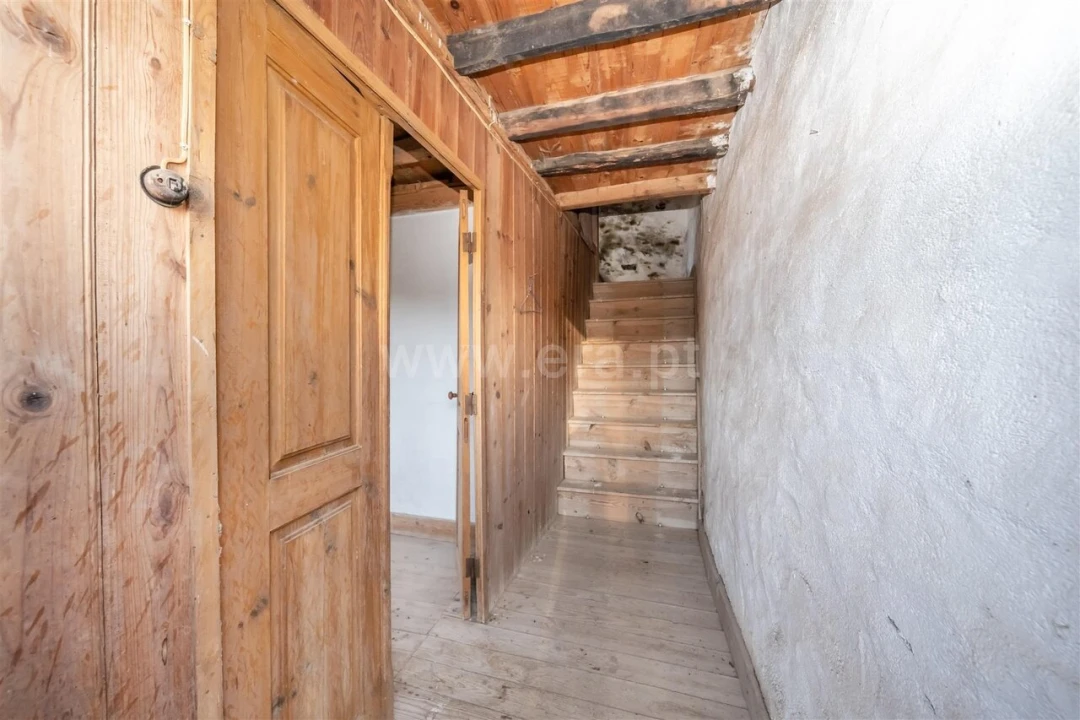 Moradia T5 para Venda em Casegas e Ourondo Foto 8