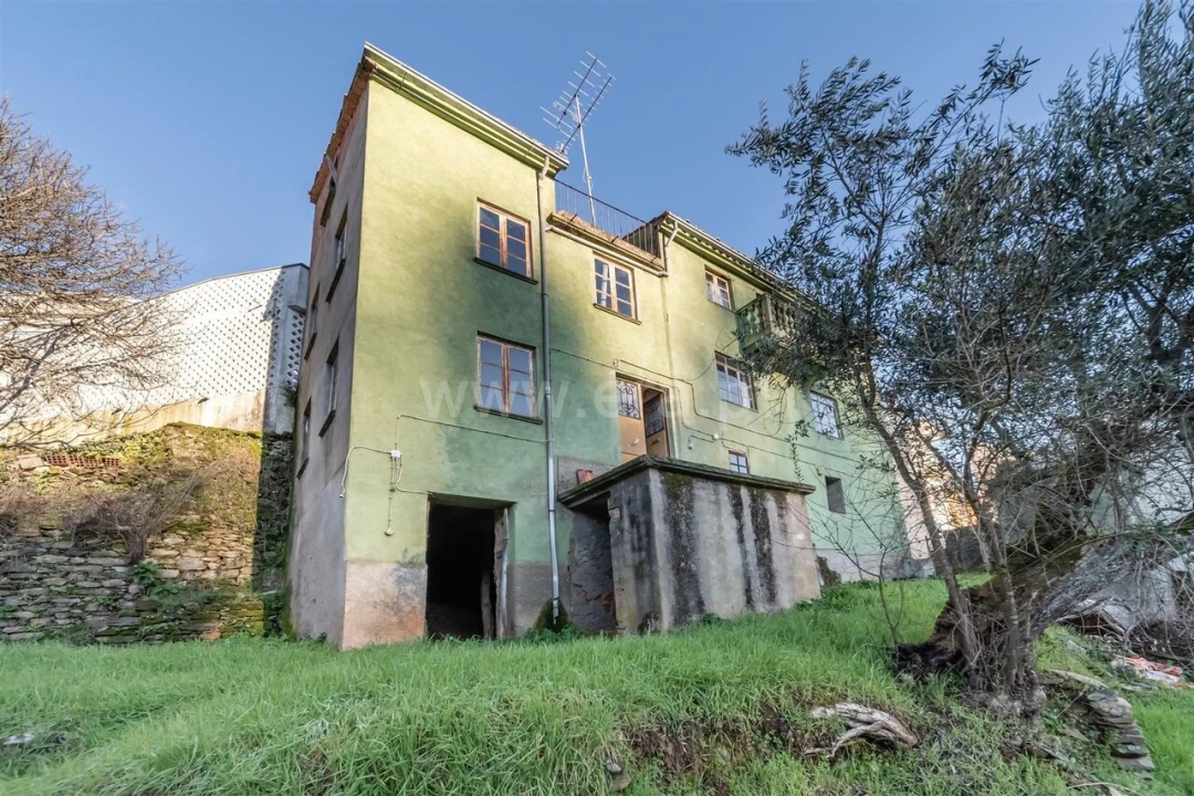 Moradia T5 para Venda em Casegas e Ourondo Foto 1