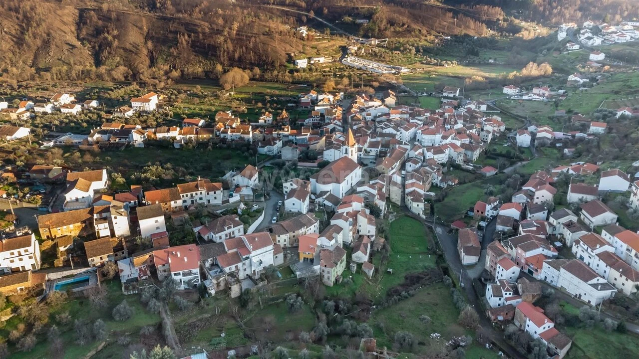 Moradia T5 para Venda em Casegas e Ourondo Foto 20