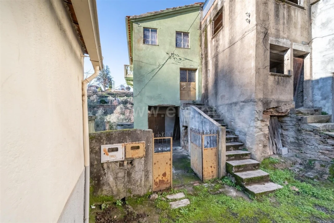 Moradia T5 para Venda em Casegas e Ourondo Foto 7