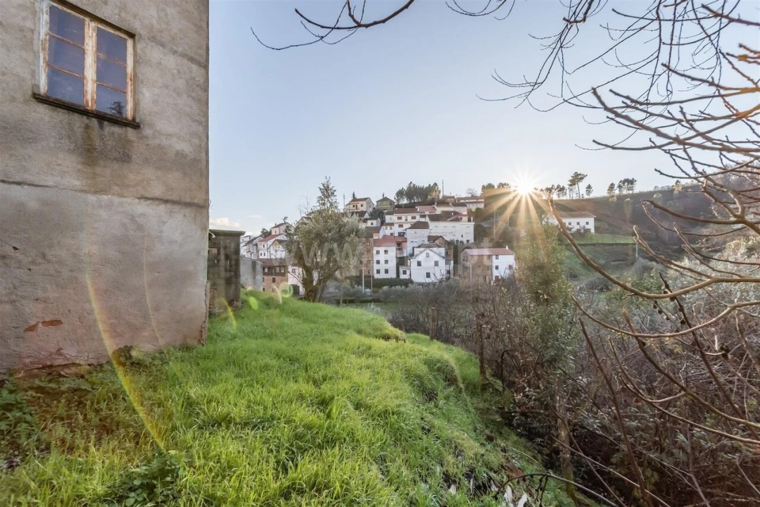 Moradia T5 para Venda em Casegas e Ourondo Foto 5