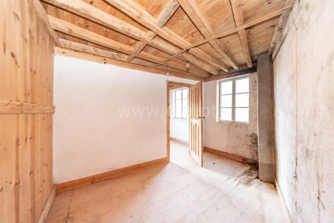 Moradia T5 para Venda em Casegas e Ourondo Foto 11