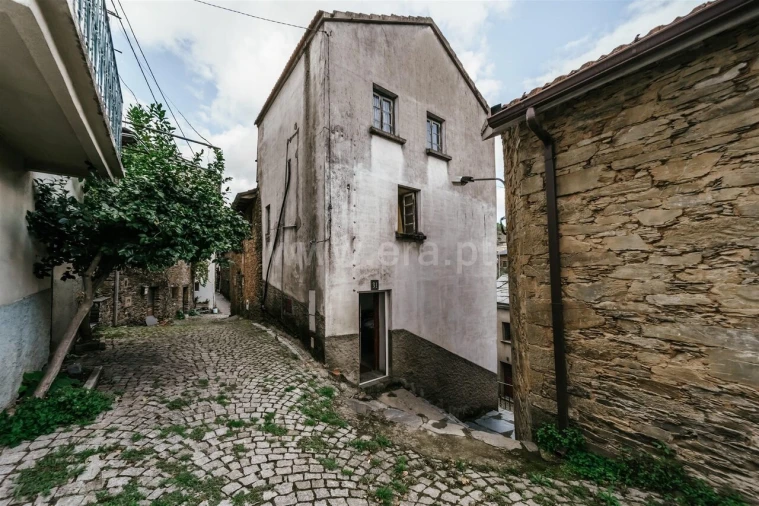 Moradia T3 para Venda em Sobral de São Miguel Foto 2