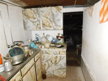 Moradia T2 para Venda em Teixoso e Sarzedo