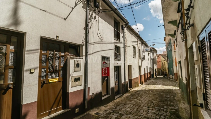 Moradia T2 para Venda em Teixoso e Sarzedo