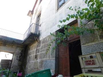 Moradia T5 para Venda em Teixoso e Sarzedo