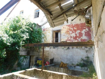 Moradia T5 para Venda em Teixoso e Sarzedo