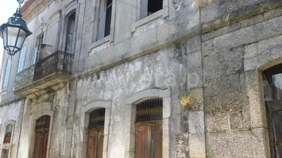Moradia T5 para Venda em Teixoso e Sarzedo