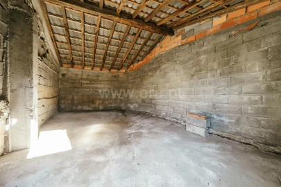 Moradia T2 para Venda em Vale da Amoreira