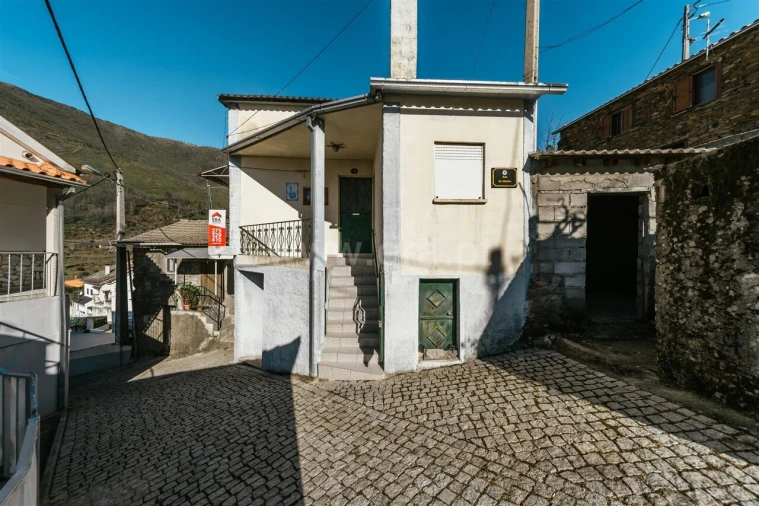 Moradia T2 para Venda em Vale da Amoreira Foto 14