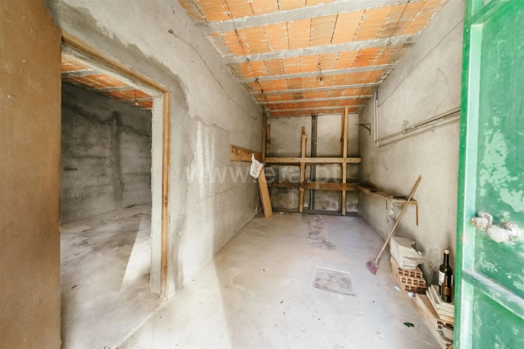 Moradia T2 para Venda em Vale da Amoreira Foto 13