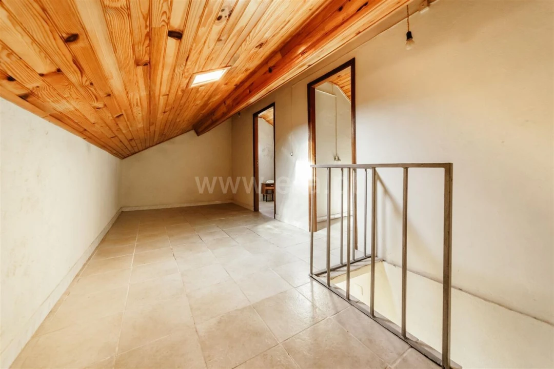 Moradia T2 para Venda em Vale da Amoreira Foto 8