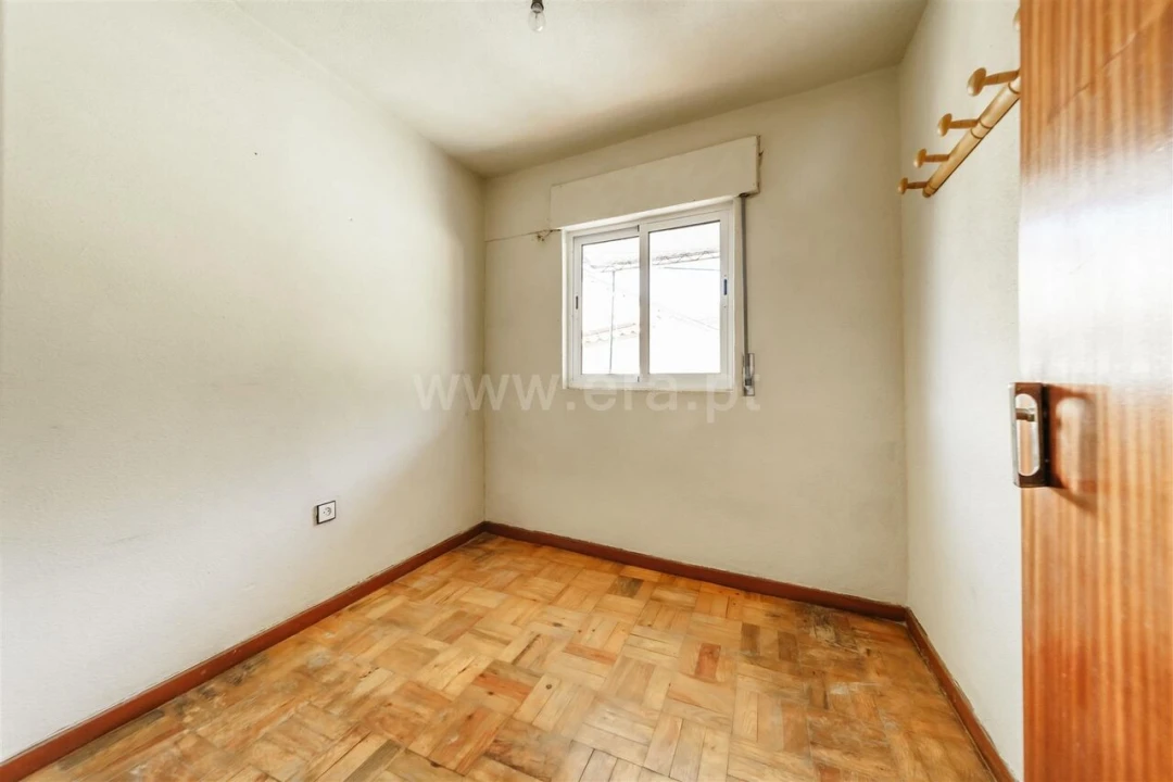 Moradia T2 para Venda em Vale da Amoreira Foto 4